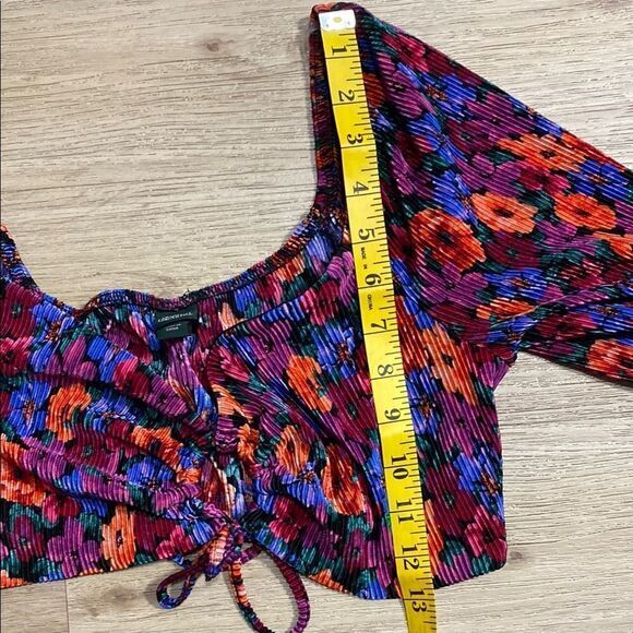 Wild Fable Floral Pleated Bell Sleeve Crop Top Hippie Flowers Size Medium - Picture 11 of 13